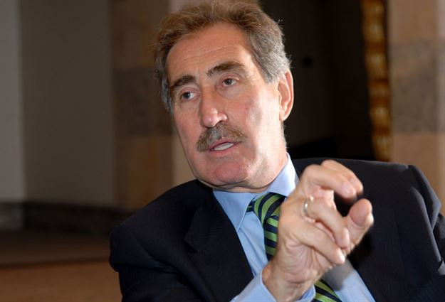 Ertuğrul Günay'dan Osmanlıca ve din eğitimi çıkışı - Resim: 1