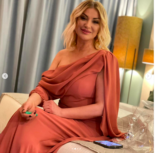 Gören bu Songül Karlı mı dedi! Estetik yaptırdı bambaşka yüzü oldu - Resim: 1