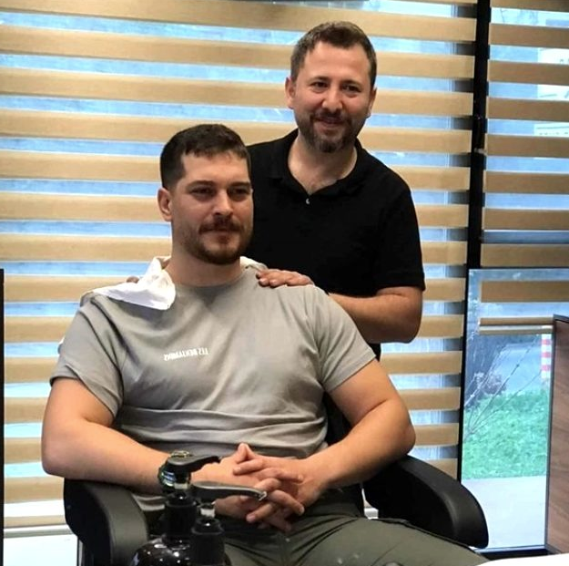 Oyuncu Çağatay Ulusoy'un kamuflajlı fotoğrafı bomba! Bot bağlayan Ulusoy'a beğeni yağdı - Resim: 1