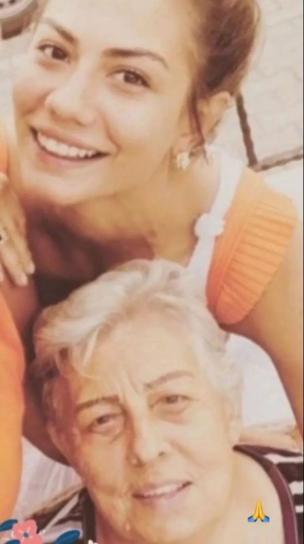 Anneannesini yeni kaybetmişti mini şortlu paylaşımı olay oldu! 'Azıcık saygın olsun!' - Resim: 2