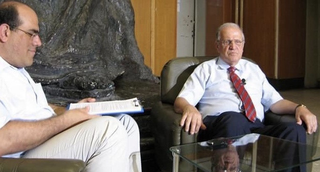 Ünlü Prof. Ali Ülkü Azrak koronavirüsten hayatını kaybetti İstanbul Siyasal'ın dekanıydı - Resim: 0