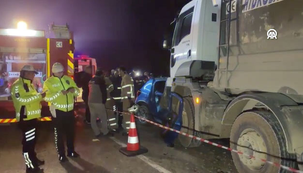 Bartın'daki kazada 5 genç hayatını kaybetti cenaze aracı şoförü olay yerinde şoke oldu - Resim: 1