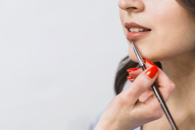 2020 makyaj trendleri doğal ışıltılar öne çıkıyor - Resim: 2