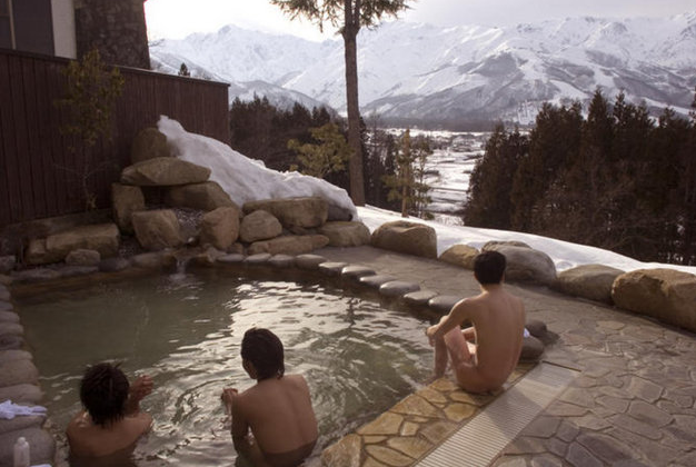 Burada herkes çıplak geziyor çünkü... - Resim: 1