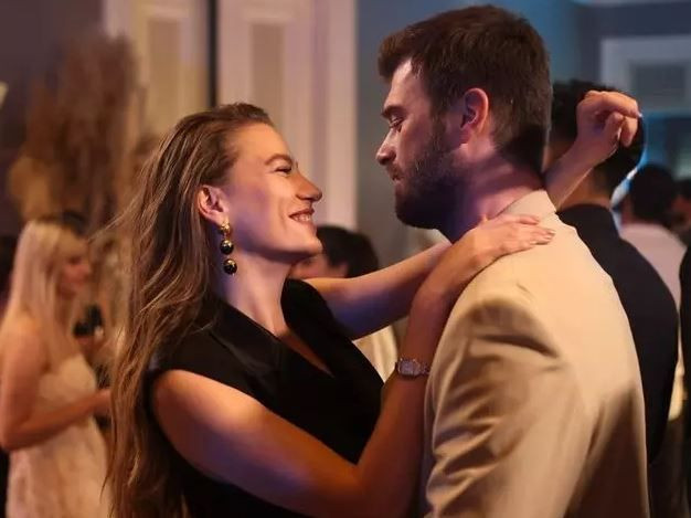 Aile dizisinin setinde kaza! Detaylar ortaya çıktı meğer patlama olmuş! Nejat İşler, Canan Ergüder... - Resim: 3