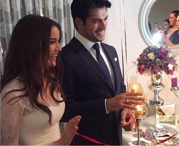 Öpüşme sahnelerine yasak getirdi - Resim: 2