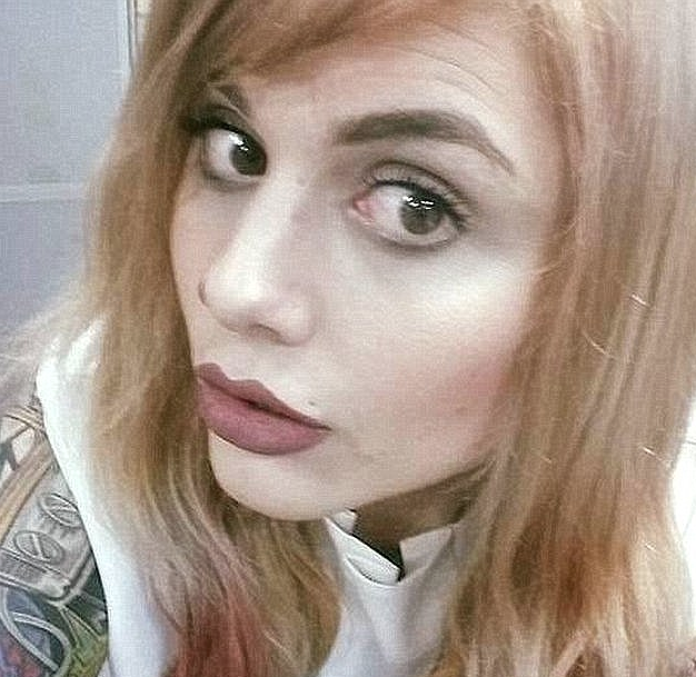 Delirdi! Baltayla bakkala girdi herkese saldırdı - Resim: 1