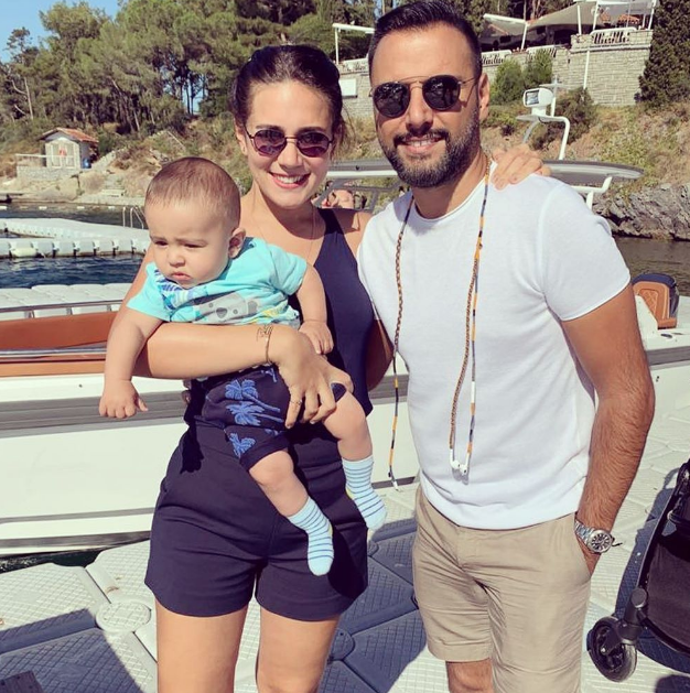 Mini etek giydiğine pişman oldu Buse Varol ve Alişan adeta topa tutuldu - Resim: 1