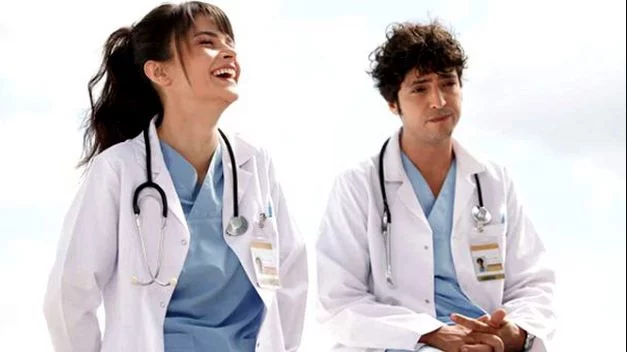 Mucize Doktor'un Elif'i Serenay Aktaş Hakan Sabancı ile görüntülendi - Resim: 1