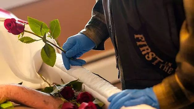 ABD'de Covid-19'dan bir günde 3 bin 178 kişi öldü bakımevlerinde 10 bin yaşlı... - Resim: 2