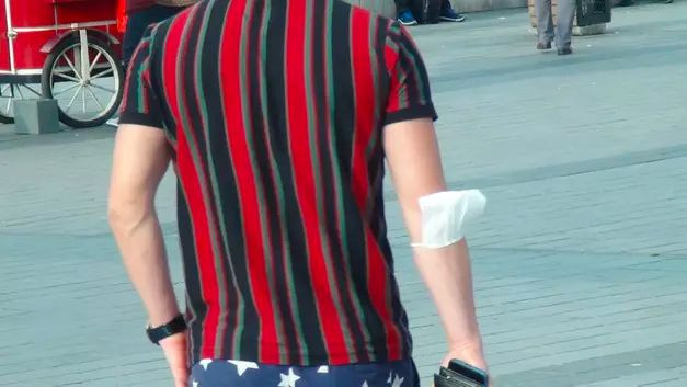 İstanbul'da maske rezaleti! Maskesiz sokağa çıkmıyorlar ama... - Resim: 3