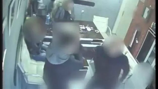 Çıplak resimlerini çekip şantaj yapıyorlardı! Ankara'da 'DAM' operasyonu - Resim: 1