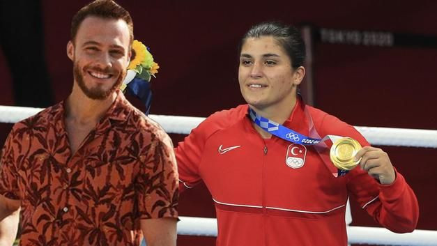 Kerem Bürsin'in madalya tweetine Busenaz Sürmeneli'den ahlaklı cevap - Resim: 1