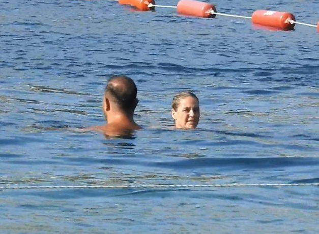 40'lık Emine Ün genç mankenlere taş çıkardı! - Resim: 2