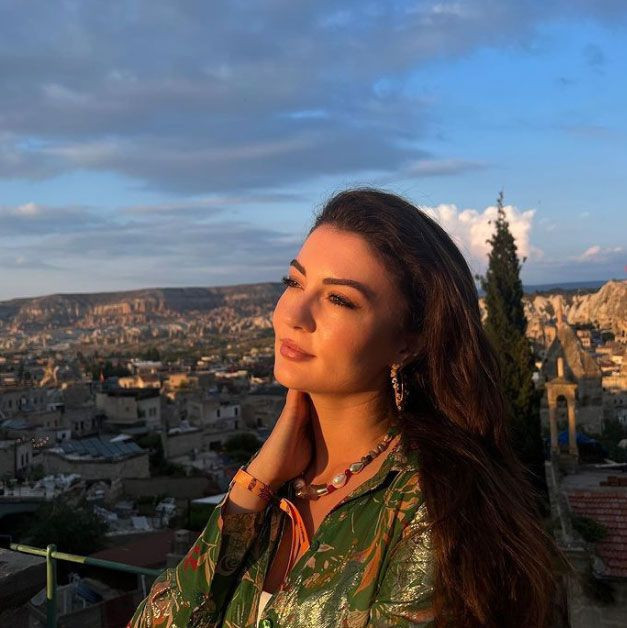 Oyuncu Burcu Özberk'ten hayranlarını korkutan haber! - Resim: 2