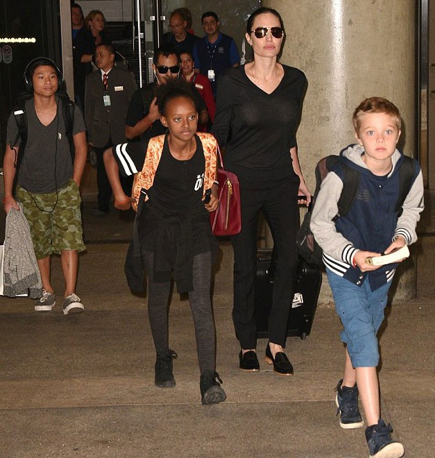 Angelina ve Brad 15 Eylül'den sonra ilk kez bir araya geldi - Resim: 4