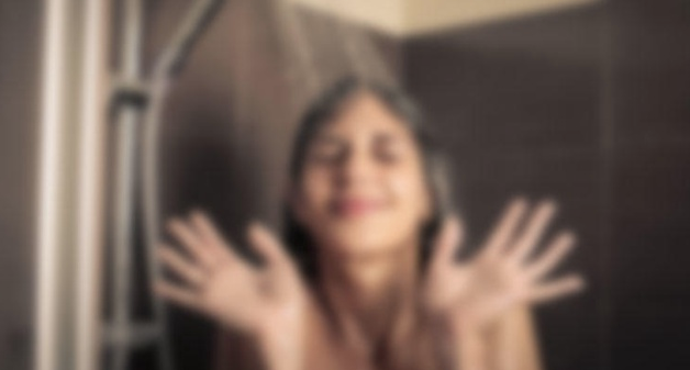 Böylesi görülmedi! Şampuan şişelerine kamera yerleştirip kadınların... - Resim: 2