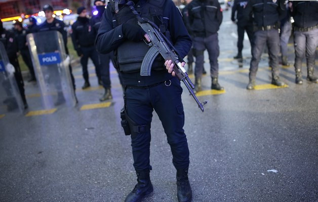 Dünya İzmir'deki saldırıyı bu karelerle gördü - Resim: 1