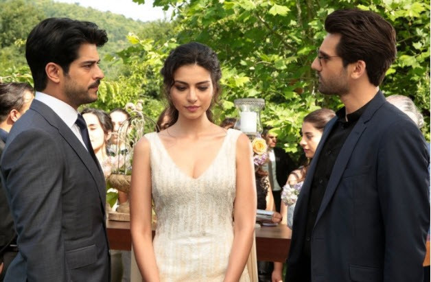 Tuba Büyüküstün'ün rol arkadaşı belli oldu - Resim: 3