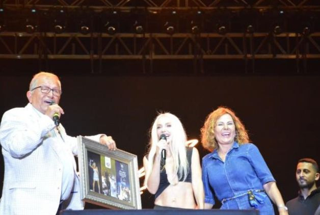 Ereğli'de konser veren Gülşen'e, sahneye çıkan belediye başkanından kriz çıkaran sözler! - Resim: 4