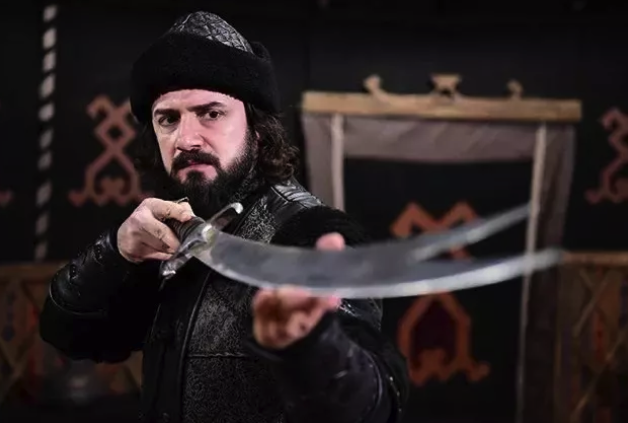 Oyuncu Cem Uçan, Cumhurbaşkanı Erdoğan hakkında öyle şeyler söyledi ki yer yerinden oynadı - Resim: 1