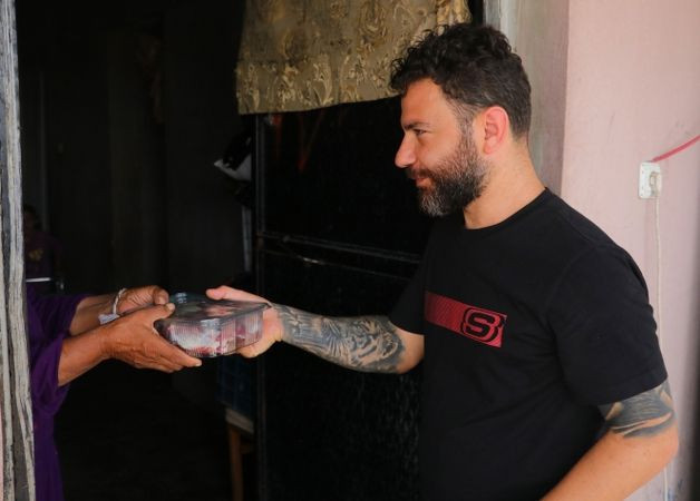 Adana'daki hayırseverden örnek davranış! Tam 500 koyun kesip... - Resim: 2