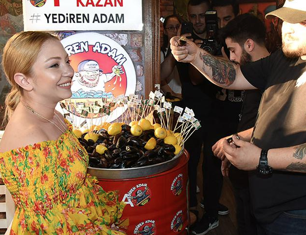 Ece Seçkin'den sitem: Evlenme teklifini de ben mi edeyim? - Resim: 2