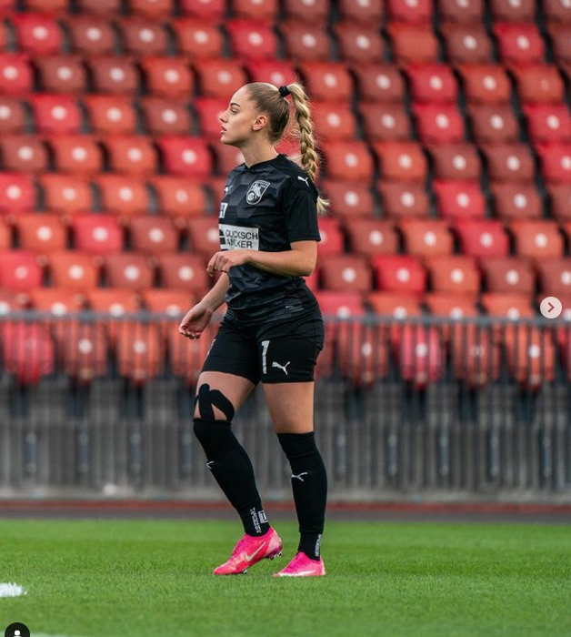 En güzel kadın futbolcu Ana Maria Markovic'ten 'dişilik' sitemi! Bana öyle demeyin - Resim: 4