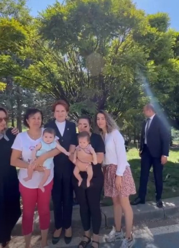 Meral Akşener bozkurt işareti yaptı - Resim: 1