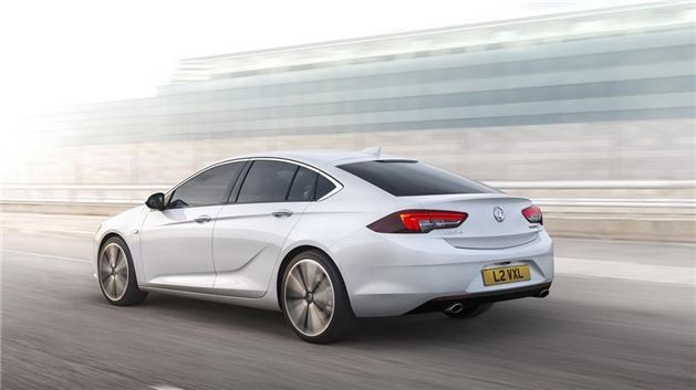 Opel Insignia 2017 Grand Sport özellikleri hacmi büyüdü - Resim: 4