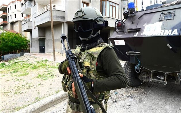 20 ton patlayıcı imha edildi! - Resim: 2