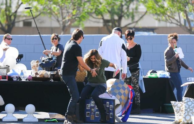 İç çamaşırlarını satılığa çıkardı - Resim: 2