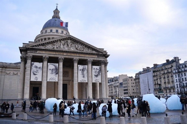 Grönland'ın eriyen buzulları Paris'te - Resim: 1