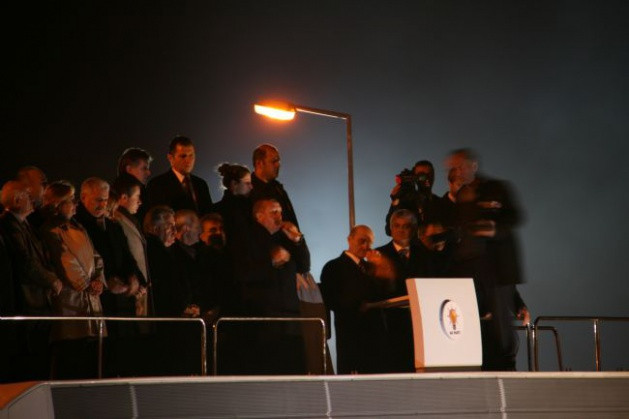 Başbakan'ı kefenle karşıladılar - Resim: 2