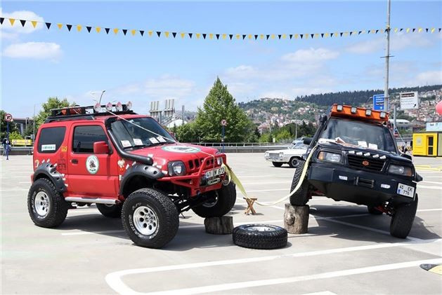 Modifiye otomobil meraklıları İzmit'te buluştu - Resim: 2