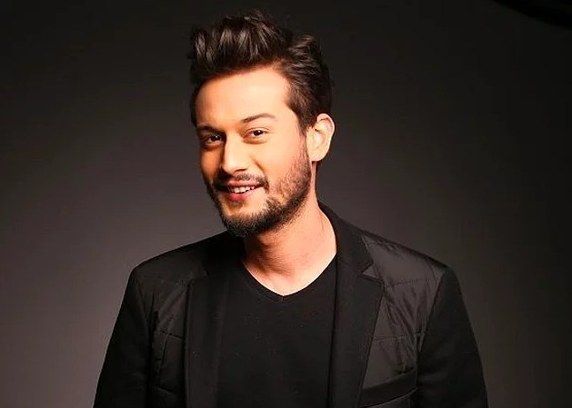 Fahriye Evcen burada da dikiş tutturamadı - Resim: 1