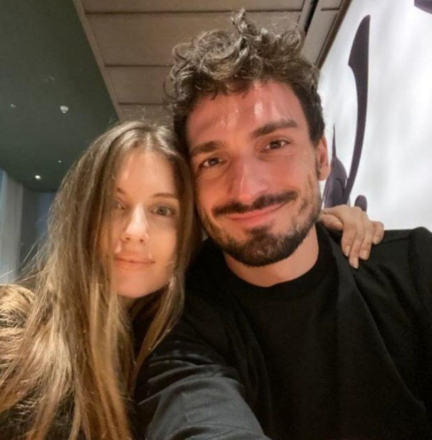 Cathy Hummels herkesin içinde bikinisini değiştirdi - Resim: 1