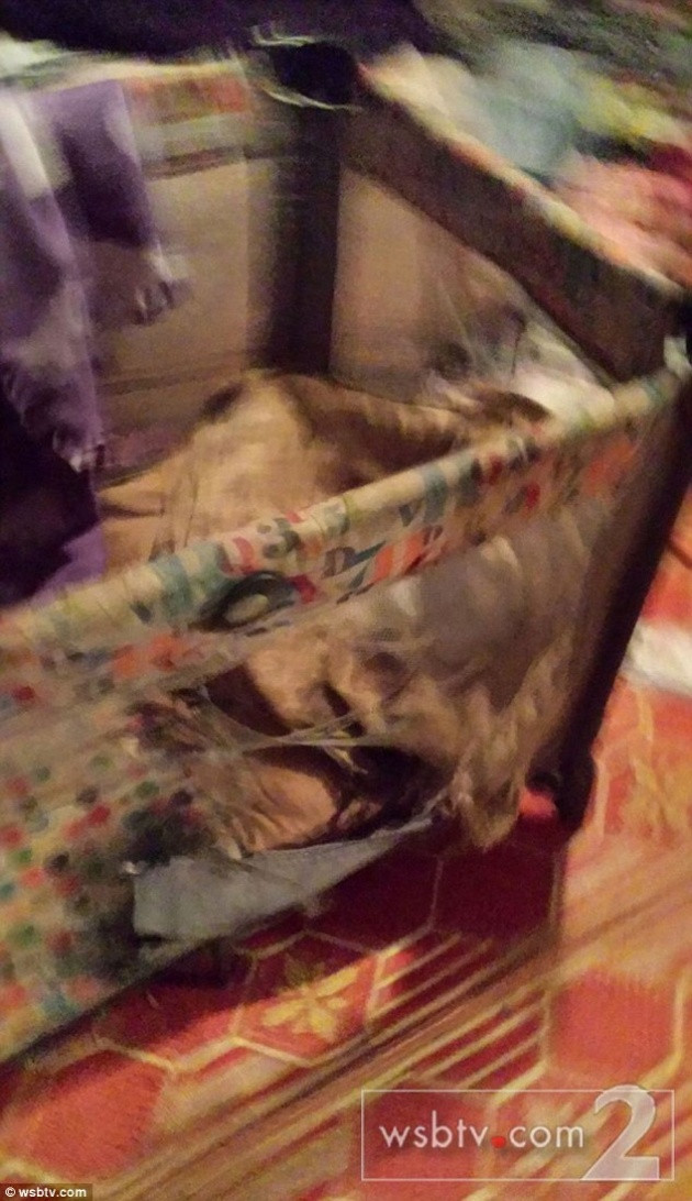 Polisin attığı ses bombası bebeği bu hale getirdi - Resim: 3