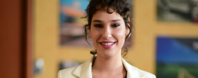 Star TV İstanbullu Gelin dizisi asistan Özgür kim? Sevgilisi ünlü oyuncu çıktı - Resim: 2