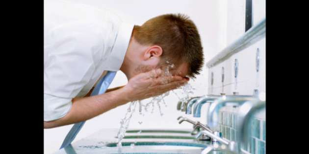 Ofis tuvaletinde neler oluyor neler... - Resim: 4