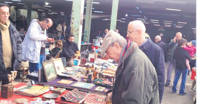 Ünlü iş adamını bit pazarında görenler şaşkına döndü - Resim: 1