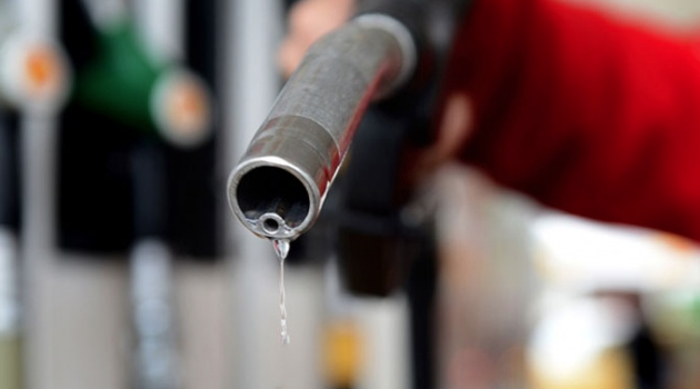 Benzin fiyatları bir iniyor bir çıkıyor! Bu sefer 14 kuruşluk indirim bekleniyor - Resim: 0