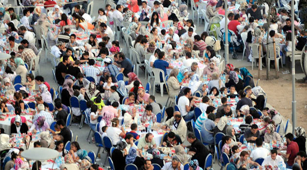 100 bin kişilik iftar sofrası - Resim: 3