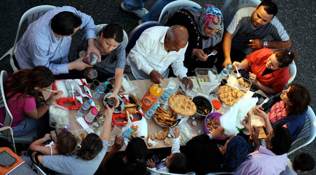 100 bin kişilik iftar sofrası - Resim: 4