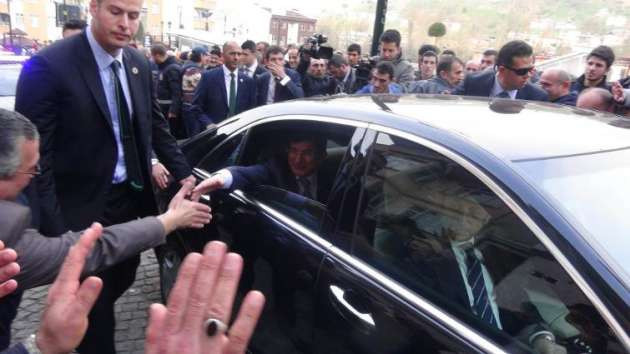Başbakan Davutoğlu, Tayyip Erdoğan'ın mezarını ziyaret etti - Resim: 2