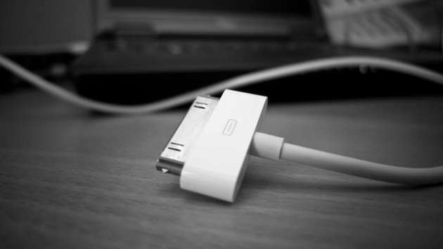 Sahte şarj aleti nasıl anlaşılır? - Resim: 1