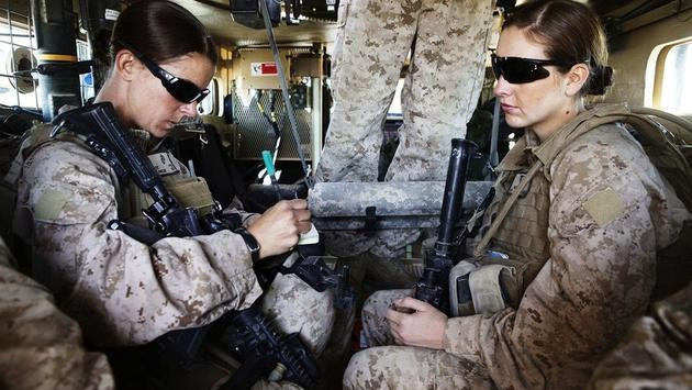 ABD ordusunda skandal kadın askerlerin çıplak fotoğrafı sızdı - Resim: 1