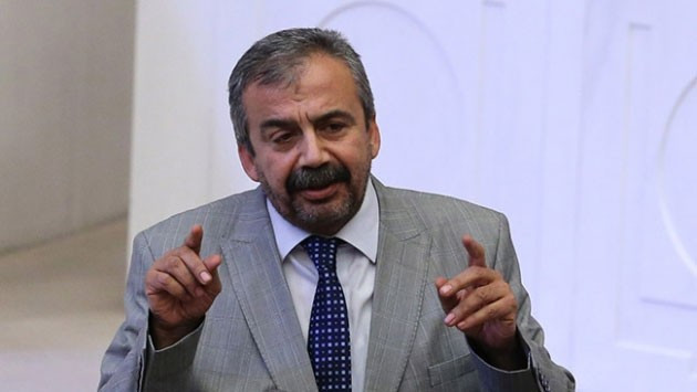 Sırrı Süreyya Önder sinemaya geri dönüyor - Resim: 1