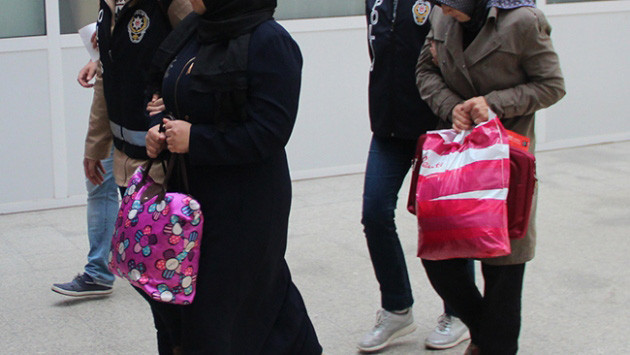 Katalogdan evlenen FETÖ ablası her şeyi itiraf etti! Kimseye söylemeyin deyip.... - Resim: 1