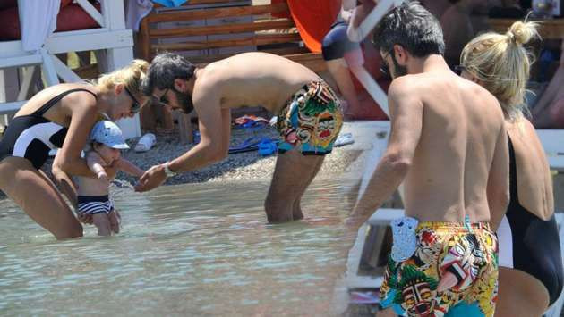 Ece Erken ve Serkan Uçar birlikte tatilde! - Resim: 1